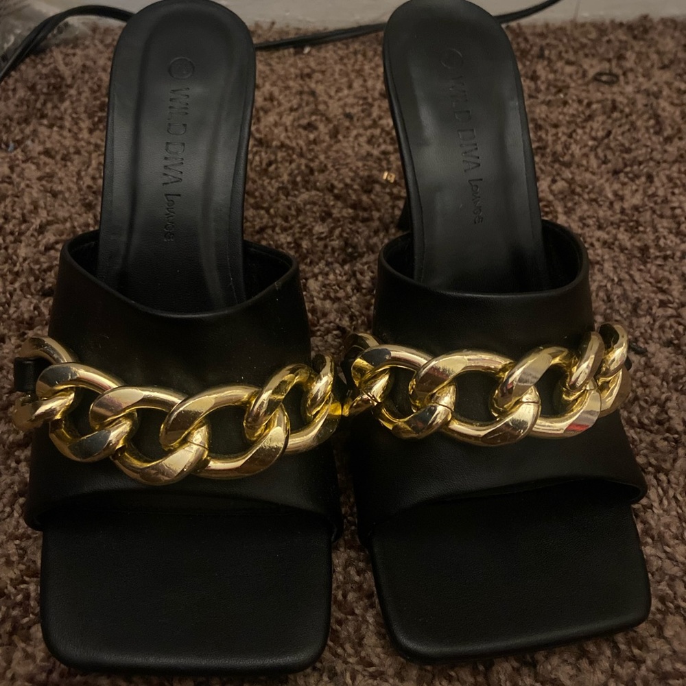 Black Mule W/ Gold Chain
